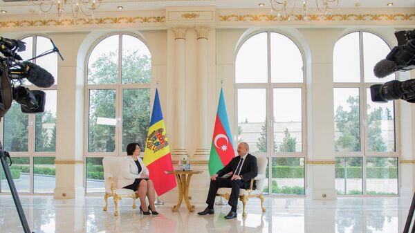 Встреча премьера Молдовы  Натальи Гаврилицы и президента Азербайджана Ильхама Алиева в Баку - Sputnik Молдова