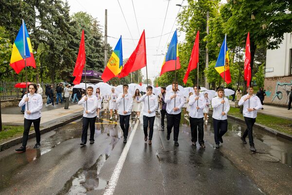 Марш Победы и шествие Бессмертного полка в Кишиневе Марш Победы и шествие Бессмертного полка в Кишиневе - Sputnik Молдова